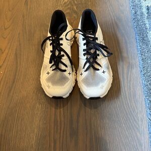 ON Women's White Athletic Shoes